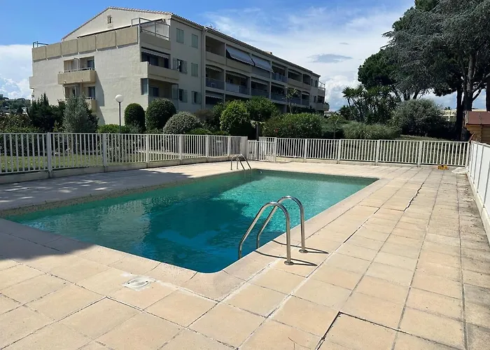 Calme Dernier Etage * Антиб